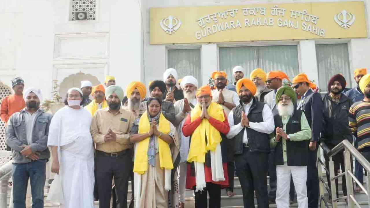 गुरुद्वारा रकाबगंज साहिब पहुंचे उपराष्ट्रपति, मुख्यमंत्री और मनजिंदर सिंह सिरसा