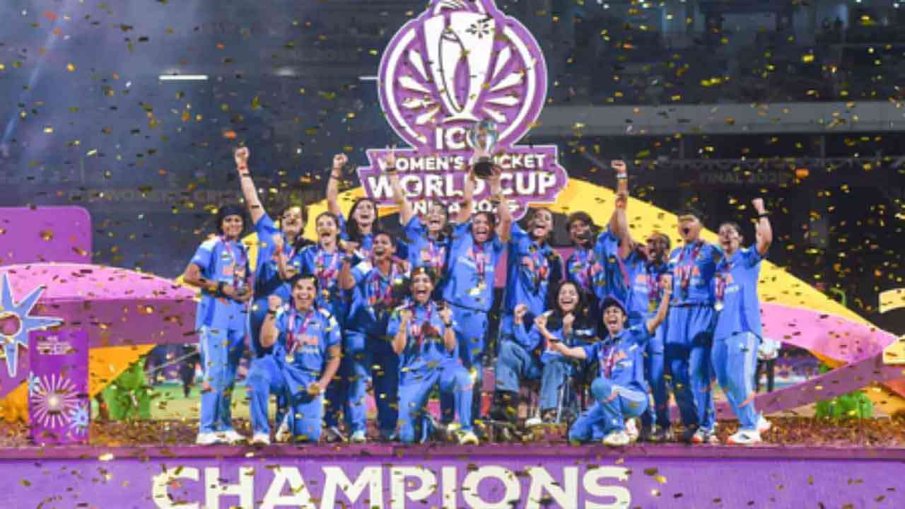 भारतीय महिला क्रिकेट टीम के विश्व चैंपियन बनने पर नहीं रुक रहा बधाइयों का सिलसिला