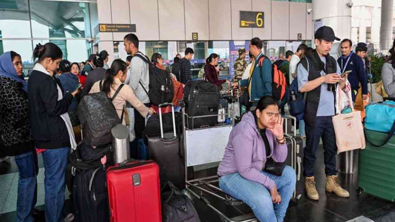 ਬੰਗਲੂਰੂ ਹਵਾਈ ਅੱਡੇ ਤੋਂ ਇੰਡੀਗੋ ਦੀਆਂ 60 ਉਡਾਣਾਂ ਰੱਦ...!