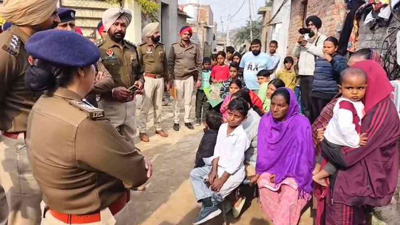 Bathinda Police: ਪੁਲਿਸ ਨੇ ਭਾਰੀ ਫੋਰਸ ਨਾਲ ਚਲਾਇਆ ਕਾਸੋ ਆਪਰੇਸ਼ਨ,ਲਈ ਤਲਾਸ਼ੀ