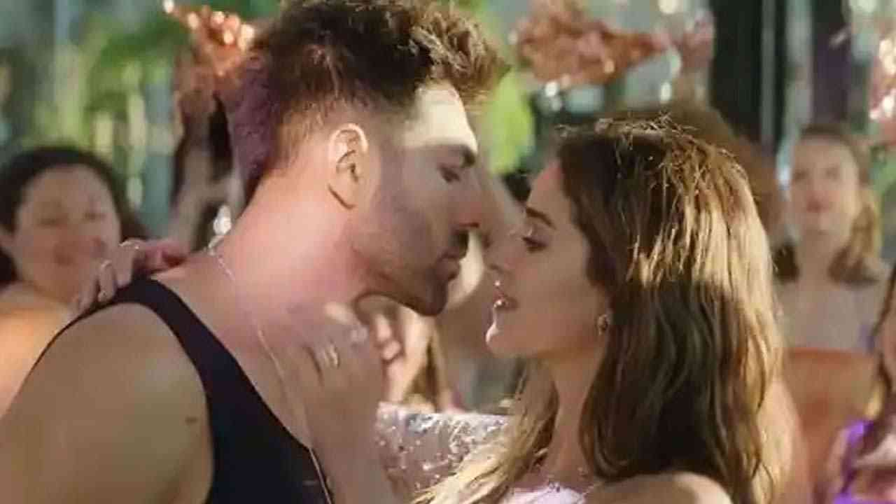 ਇਸ ਕ੍ਰਿਸਮਸ Bollywood ਦਾ ਵੱਡਾ ਧਮਾਕਾ ! ਕਾਰਤਿਕ ਤੇ ਅਨੰਨਿਆ ਦੀ ਜੋੜੀ ਕਰੇਗੀ ਕਮਾਲ ?