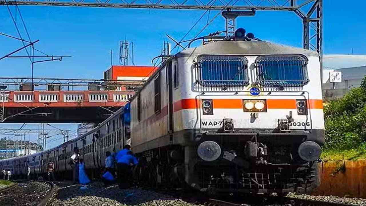 Hike in train fares: Ordinary, ਏਸੀ ਕਲਾਸ ਦੀਆਂ ਟਿਕਟਾਂ ਹੋਣਗੀਆਂ ਮਹਿੰਗੀਆਂ