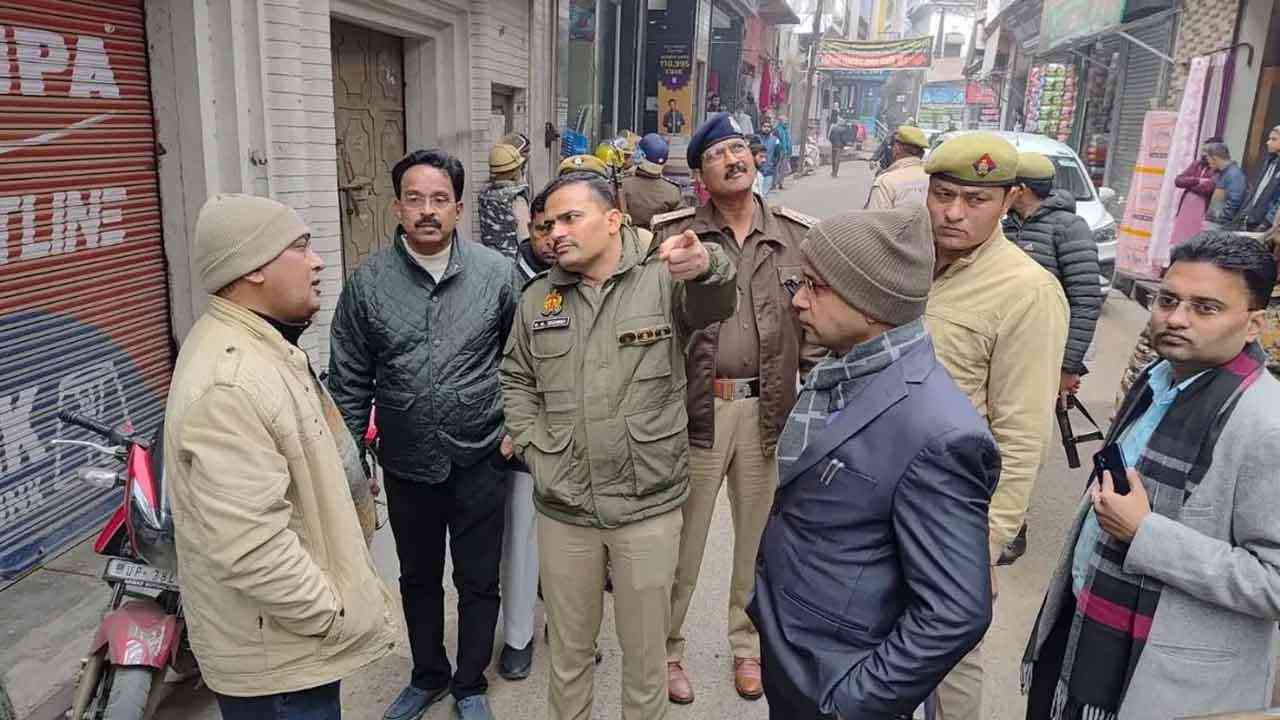 संभल: क़ब्रिस्तान की जमीन पर पैमाइश और पुलिस-प्रशासन की क़ानूनी कार्रवाई!