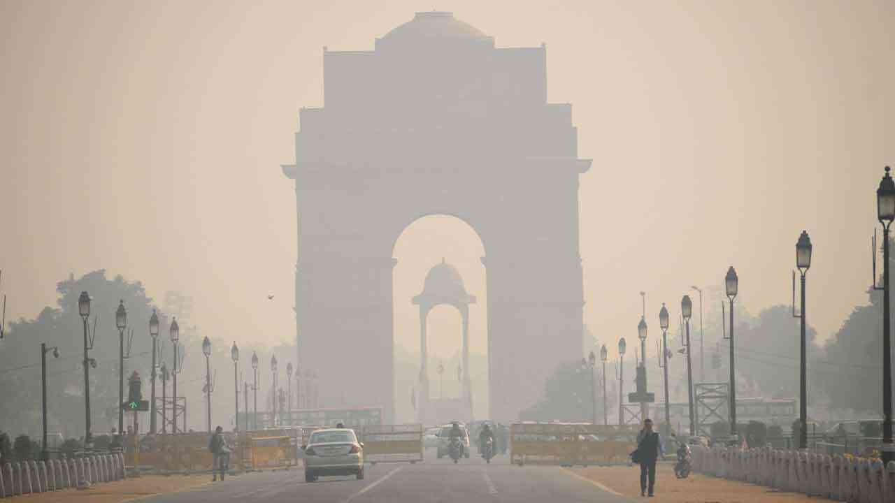 Delhi AQI turns 'severe': ‘ਗੈਸ ਚੈਂਬਰ’ ’ਚ ਤਬਦੀਲ ਰਾਜਧਾਨੀ, ਕਈ ਖੇਤਰਾਂ ’ਚ ਹਵਾ ਗੁਣਵੱਤਾ ‘ਗੰਭੀਰ’