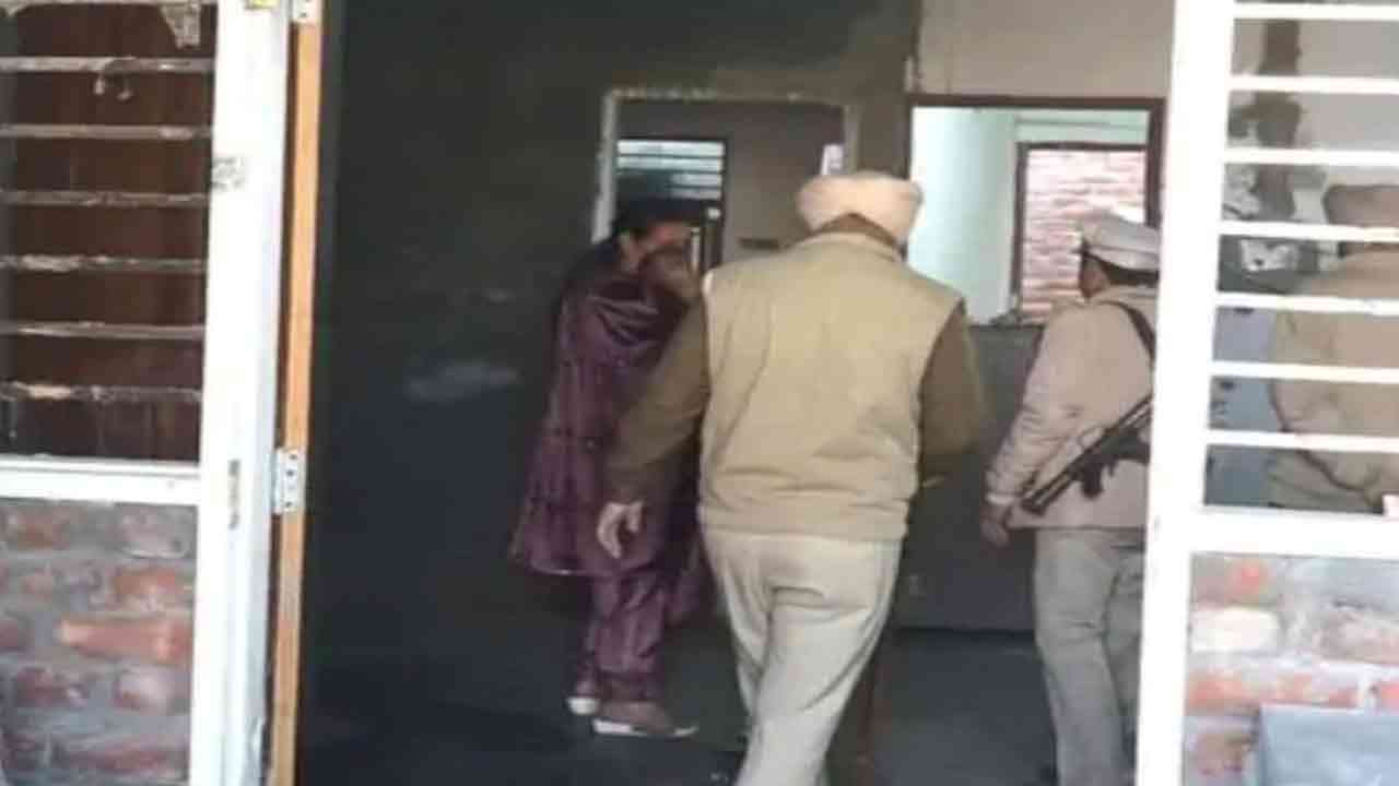 ਪਤਨੀ ਨੇ ਪੈਸੇ ਦੇਣ ਤੋਂ ਕੀਤਾ ਇਨਕਾਰ...ਨਸ਼ੇੜੀ ਪਤੀ ਨੇ ਚਲਾਈ ਗੋਲੀ