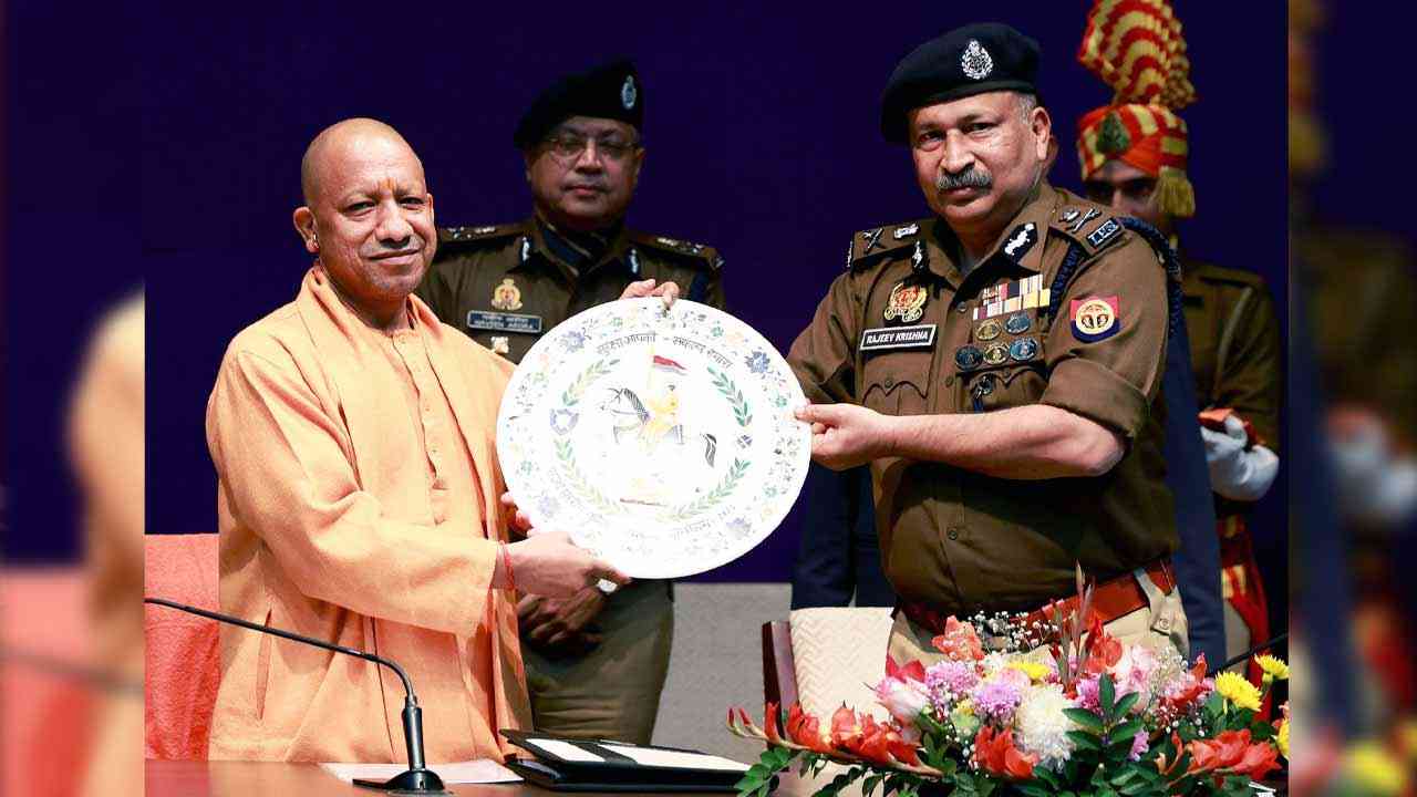 पुलिस मंथन 2025: मुख्यमंत्री योगी ने थपथपाई यूपी पुलिस की पीठ, दिया 'स्मार्ट पुलिसिंग' का मंत्र