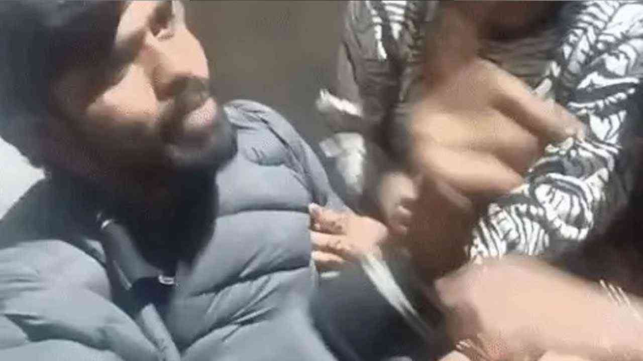 ਨਾਬਾਲਗ ਦਾ ਕਿਡਨੈਪਰ ਗ੍ਰਿਫ਼ਤਾਰ...ਲੋਕਾਂ ਨੇ ਕੀਤੀ ਮੁਲਜ਼ਮ ਦੀ ਛਿੱਤਰ ਪਰੇਡ !