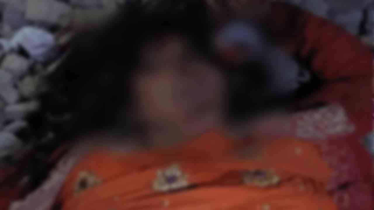 ਪਤੀ ਨੂੰ ਬਚਾਊਣ ਲਈ ਪਤਨੀ ਨੇ ਰੇਲਗੱਡੀ ਅੱਗੇ ਮਾਰੀ ਛਾਲ