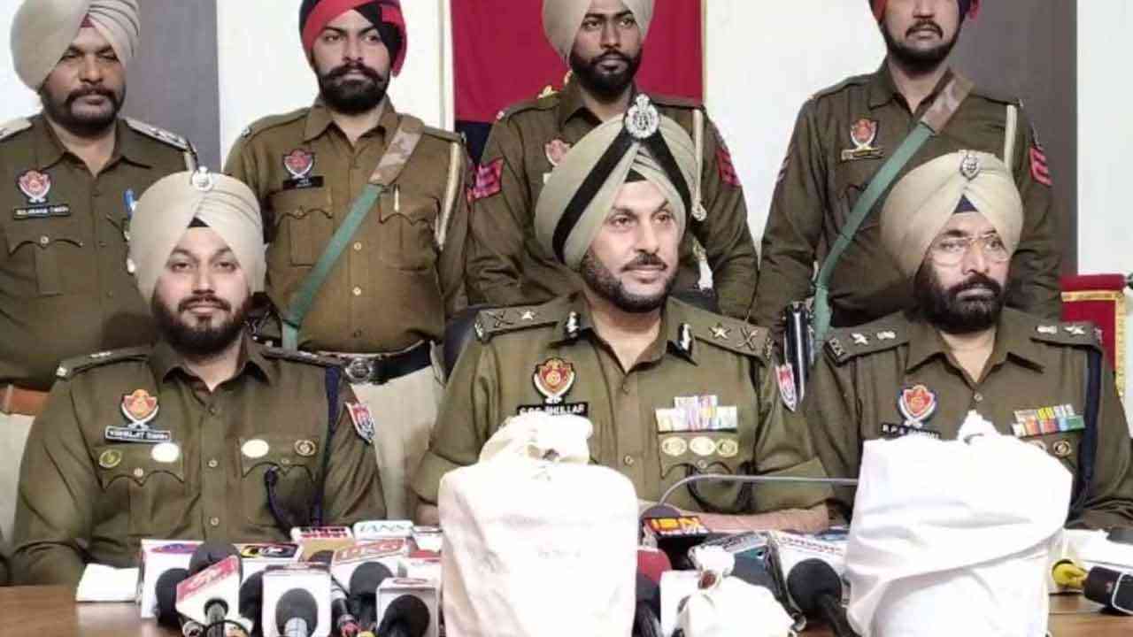ਅੰਮ੍ਰਿਤਸਰ ਪੁਲਿਸ ਵੱਲੋਂ ਆਇਸ ਡਰੱਗ ਅਤੇ ਹੈਰੋਇਨ ਸਣੇ 3 ਤਸਕਰ ਕਾਬੂ