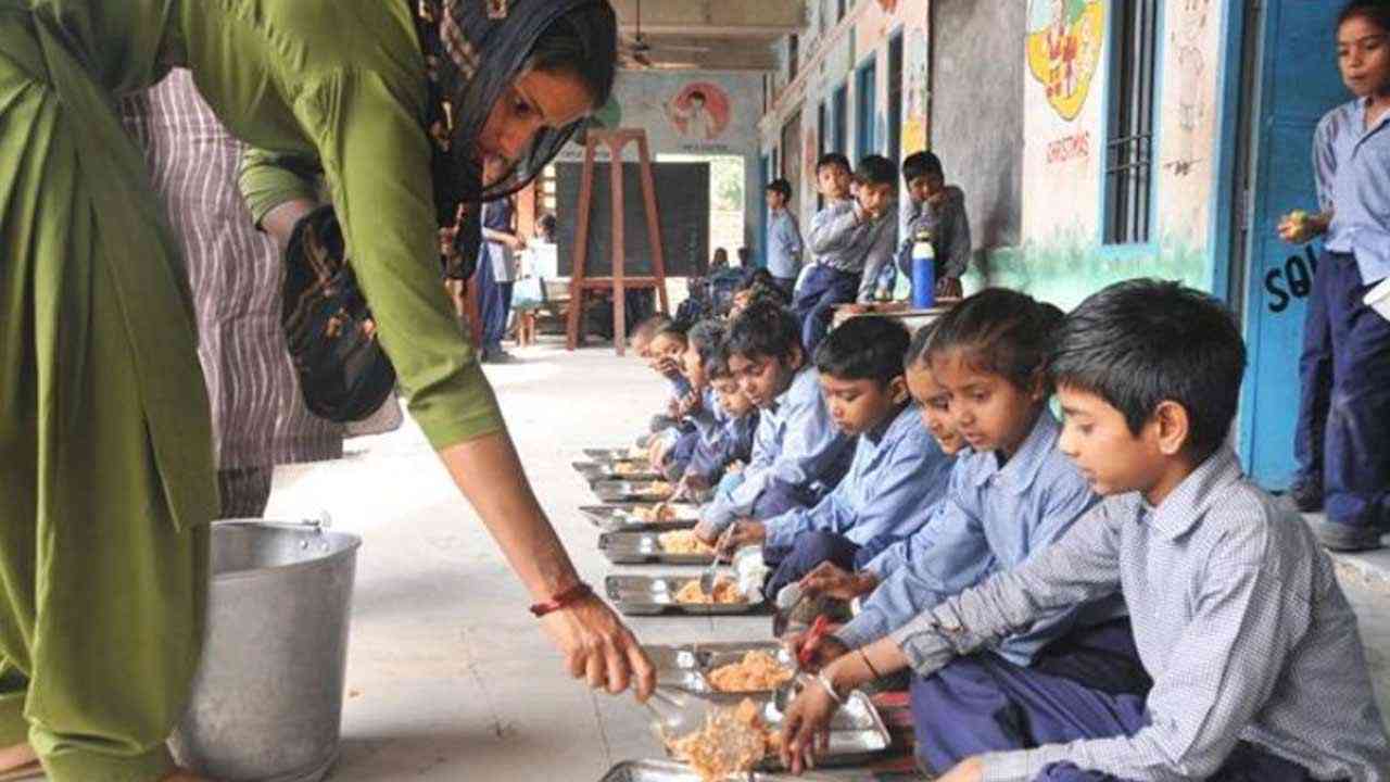 ਪੰਜਾਬ ਦੇ ਸਕੂਲਾਂ ’ਚ  Mid Day Meal ਸਬੰਧੀ ਸਖ਼ਤ ਹਦਾਇਤਾਂ ਜਾਰੀ