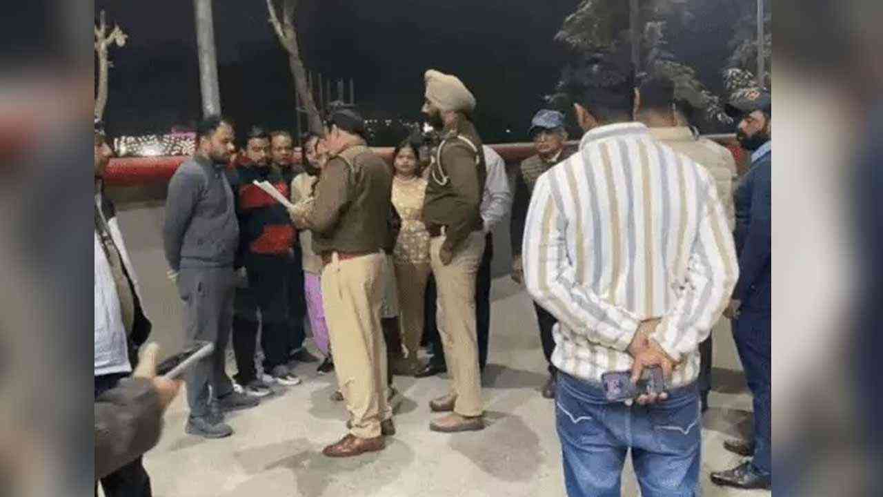 ਫੈਕਟਰੀ 'ਚ ਡਿੱਗਿਆ ਚਾਬੀਆਂ ਨਾਲ ਭਰਿਆ ਕੈਂਟਰ, 3 ਲੋਕਾਂ ਦੀ ਮੌਤ ਤੇ 9 ਜ਼ਖਮੀ