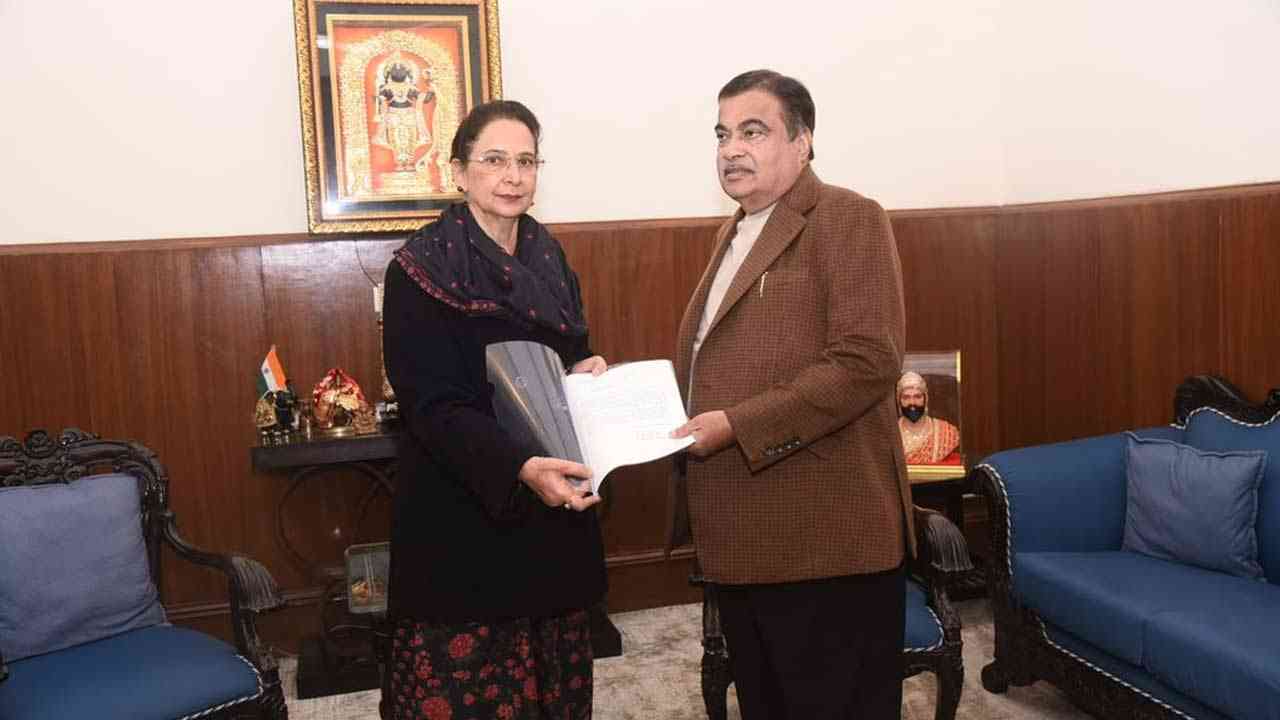 Navjot Kaur Sidhu Meets Nitin Gadkari, ਨਿਤਿਨ ਗਡਕਰੀ ਨੂੰ ਮਿਲੇ ਮੈਡਮ ਸਿੱਧੂ