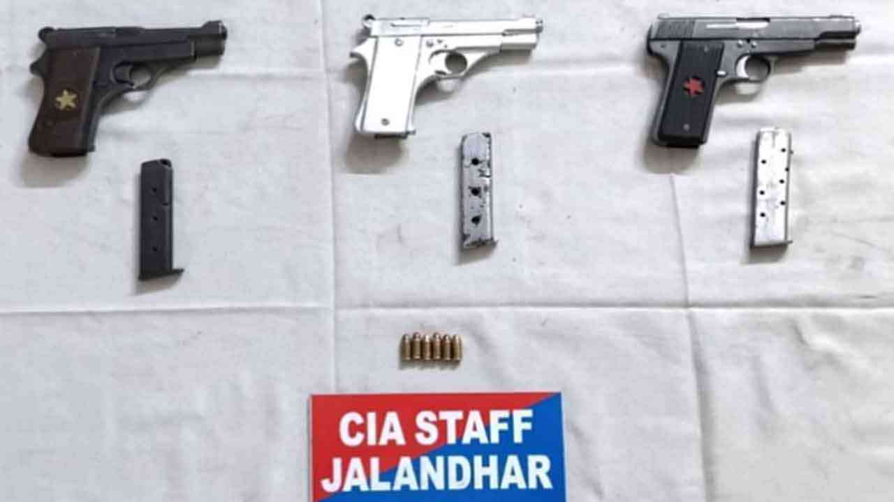 ਜਲੰਧਰ ਪੁਲਿਸ ਦੀ ਵੱਡੀ ਕਾਰਵਾਈ, 3 ਪਿਸਤੌਲ ਅਤੇ ਛੇ ਕਾਰਤੂਸ ਸਣੇ ਦੋ ਗ੍ਰਿਫ਼ਤਾਰ