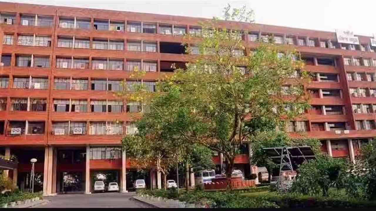 PSEB ਵੱਲੋਂ ਬੋਰਡ ਦੀਆਂ ਲਿਖਤੀ ਪ੍ਰੀਖਿਆਵਾਂ ਦੀ ਡੇਟਸ਼ੀਟ ਜਾਰੀ, ਜਾਣੋ ਕਦੋਂ ਸ਼ੁਰੂ ਹੋਣਗੇ ਪੱਕੇ ਪੇਪਰ