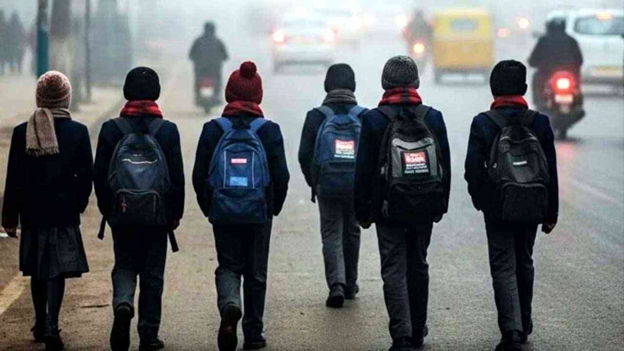 ਕੜਾਕੇ ਦੀ ਠੰਢ ਵਿਚਕਾਰ ਮੁੜ ਖੁੱਲ੍ਹੇ ਪੰਜਾਬ ਦੇ ਸਕੂਲ, ਮਾਪਿਆਂ ਦੀ ਵਧੀ ਚਿੰਤਾ