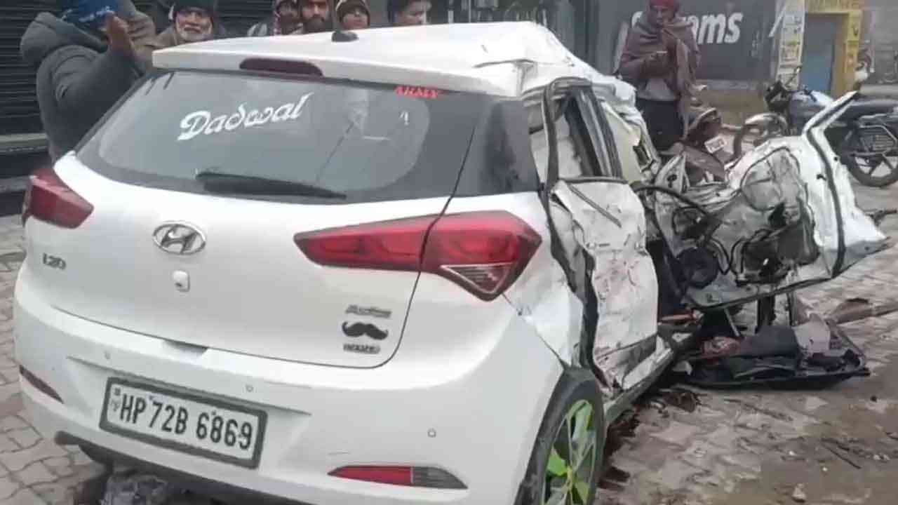 ਸੰਘਣੀ ਧੁੰਦ ਕਾਰਨ ਭਿਆਨਕ ਸੜਕ ਹਾਦਸਾ, ਇੱਕ ਹੀ ਪਰਿਵਾਰ ਦੇ 4 ਮੈਂਬਰਾਂ ਦੀ ਮੌਤ