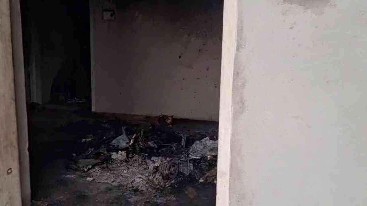 Ajnala ‘ਚ ਘਰ ਵਿੱਚ ਲੱਗੀ ਭਿਆਨਕ ਅੱਗ, ਨੌਜਵਾਨ ਜ਼ਖਮੀ