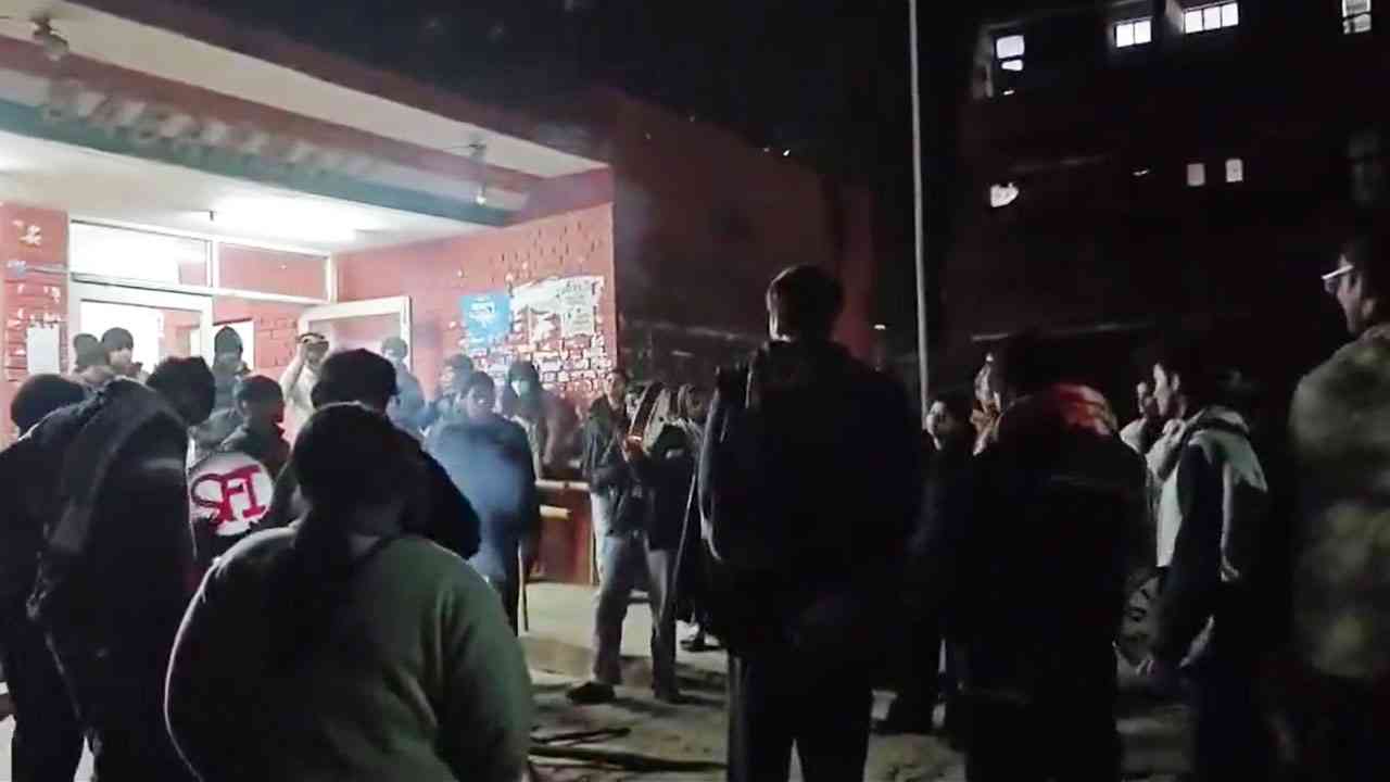 JNU ਵਿੱਚ ਇਤਰਾਜ਼ਯੋਗ ਨਾਅਰੇਬਾਜ਼ੀ ਮਾਮਲਾ, ਦਿੱਲੀ ਪੁਲਿਸ ਵੱਲੋਂ FIR ਦਰਜ