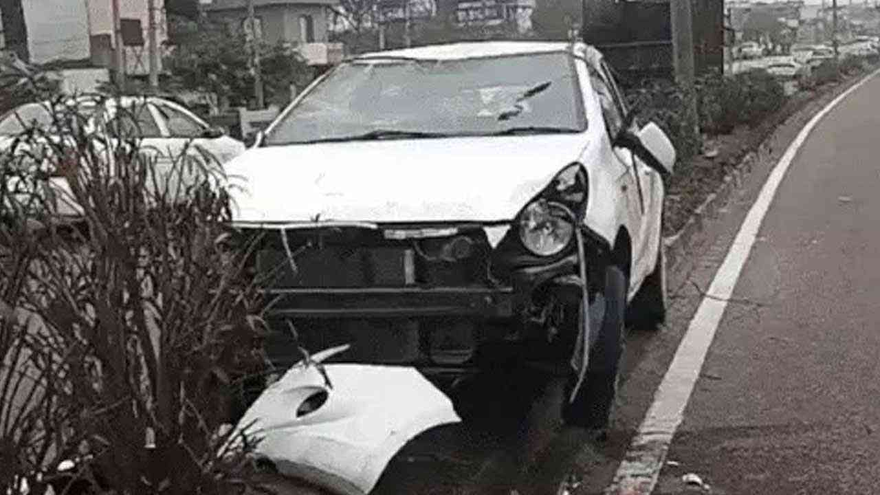 ਜਲੰਧਰ-ਅੰਮ੍ਰਿਤਸਰ Highway 'ਤੇ ਹਾਦਸਾ,ਟਰੱਕ ਨਾਲ ਟਕਰਾਈ ਕਾਰ....