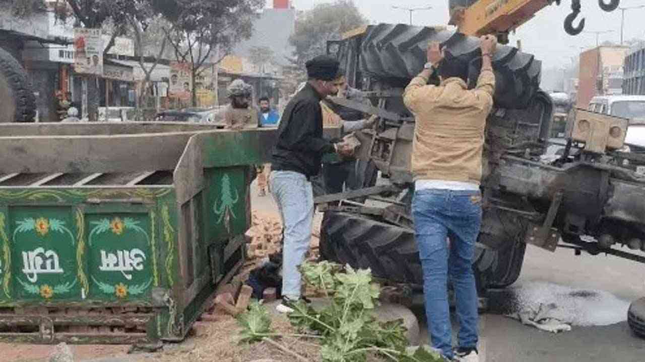 ਪਾਣੀਪਤ ਵਿੱਚ ਕਾਰ ਬਚਾਉਣ ਦੀ ਕੋਸ਼ਿਸ਼ ਦੌਰਾਨ ਪਲਟਿਆ ਟਰੈਕਟਰ