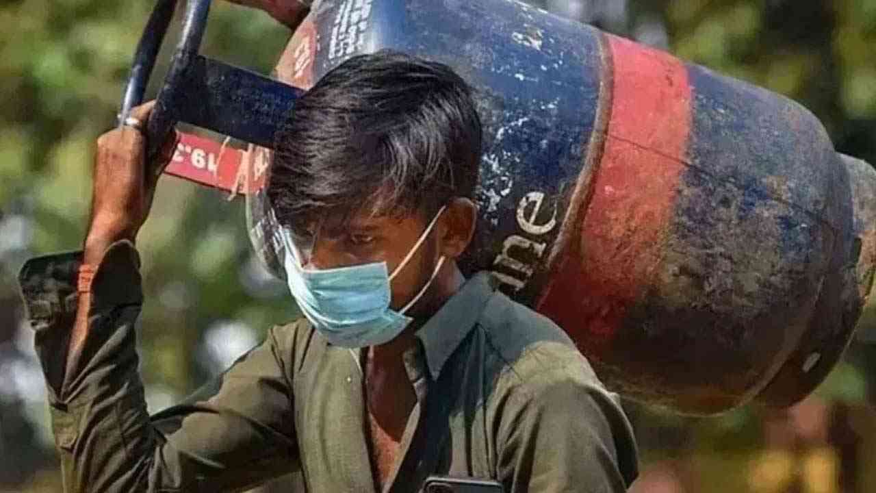 LPG Price Hike-ਨਵੇਂ ਸਾਲ ‘ਤੇ ਮਹਿੰਗਾਈ ਦਾ ਝਟਕਾ