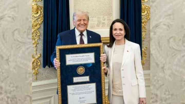 ਵੈਨੇਜ਼ੁਏਲਾ ਦੀ ਮਾਰੀਆ ਮਚਾਡੋ ਨੇ ਟਰੰਪ ਨੂੰ ਸੌਂਪਿਆ ਨੋਬਲ ਪੁਰਸਕਾਰ