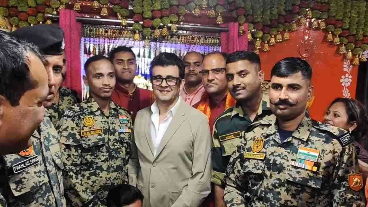 Sonu Nigam Jaisalmer: ਸੋਨੂੰ ਨਿਗਮ ਨੇ ਪਰਿਵਾਰ ਸਮੇਤ ਸ੍ਰੀ ਤਨੋਟ ਮਾਤਾ ਮੰਦਰ ਵਿਖੇ ਟੇਕਿਆ ਮੱਥਾ