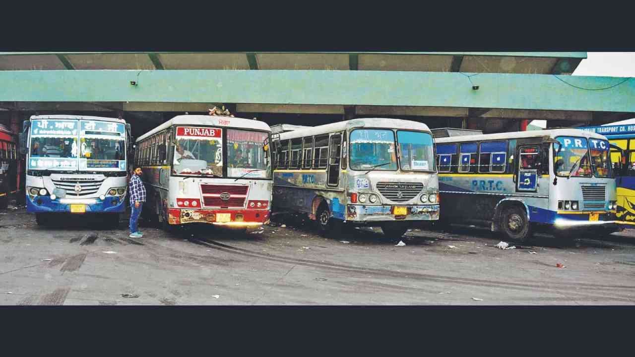 पंजाब में बसों का चक्का जाम, लोग परेशान, असफल रही कल की बैठक