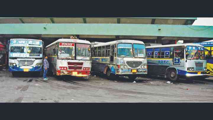 पंजाब में बसों का चक्का जाम, लोग परेशान, असफल रही कल की बैठक