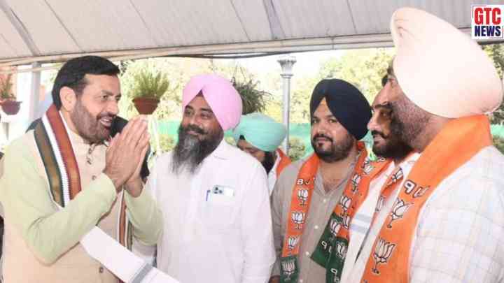 Punjab News: ਪੰਜਾਬ 'ਚ ਭਾਜਪਾ ਹੋਈ ਹੋਰ ਮਜ਼ਬੂਤ! CM ਸੈਣੀ ਤੇ ਚਰਨਜੀਤ ਬਰਾੜ ਦੀ ਅਗਵਾਈ 'ਚ ਕਈ ਲੀਡਰ ਭਾਜਪਾ 'ਚ ਹੋਏ ਸ਼ਾਮਿਲ