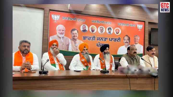 Punjab News: ਪੰਜਾਬ ਦੀ ਸਿਆਸਤ ‘ਚ ਵੱਡਾ ਉਲਟਫੇਰ: ਕਈ ਦਿੱਗਜ ਪੰਥਕ ਸ਼ਖ਼ਸੀਅਤਾਂ ਸਣੇ ਅਕਾਲੀ ਦਲ ਦੇ ਕਈ ਆਗੂਆਂ ਨੇ ਫੜਿਆ ਭਾਜਪਾ ਦਾ ਪੱਲਾ