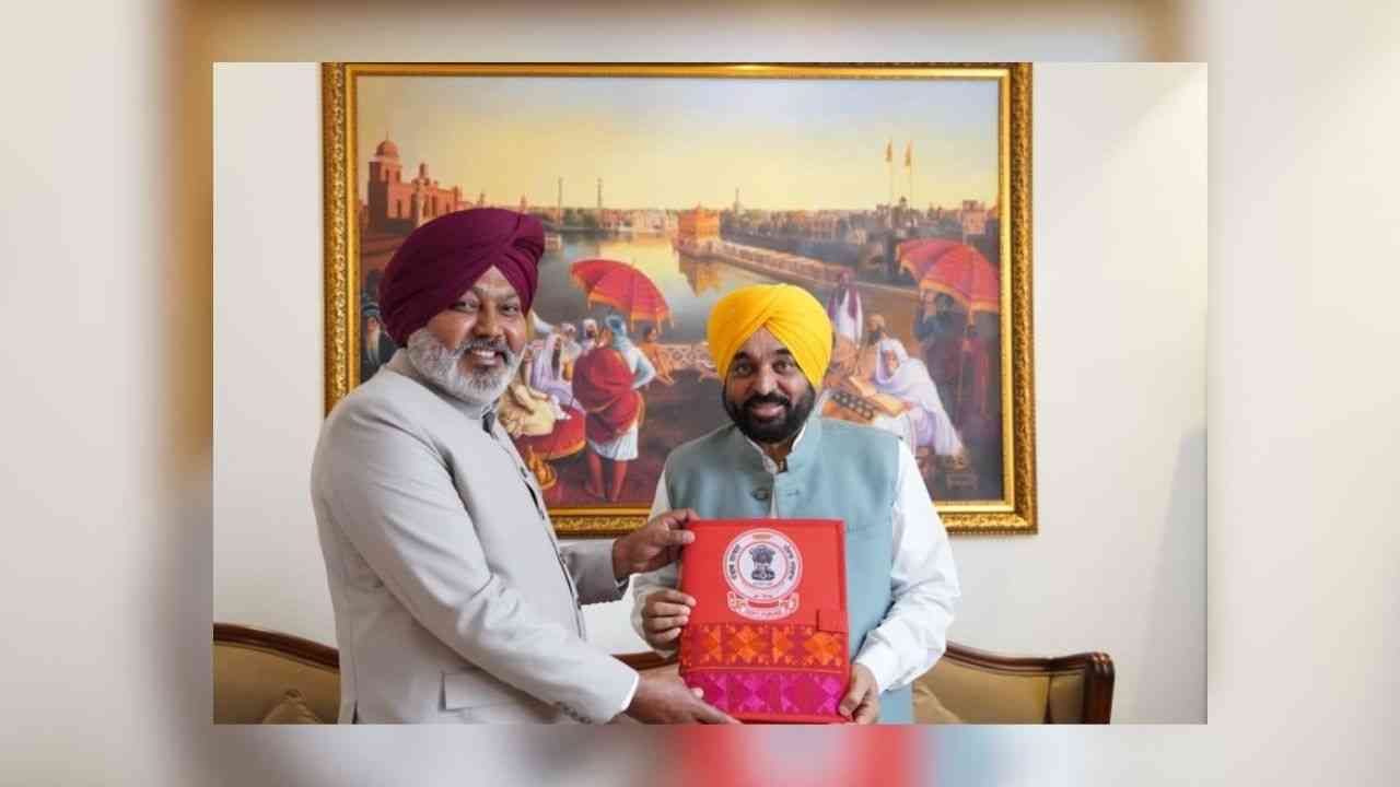 Punjab Budget 2026: ਵਿਧਾਨ ਸਭਾ ਪਹੁੰਚੇ ਹਰਪਾਲ ਚੀਮਾ, CM ਮਾਨ ਨੇ ਦਿੱਤੇ ਵੱਡੇ ਤੋਹਫ਼ੇ ਦੇ ਸੰਕੇਤ, ਬੋਲੇ- ‘ਤਿਆਰ ਰਹੋ, ਜਲਦ ਖੁਸ਼ਖਬਰੀ ਆ ਰਹੀ ਹੈ’