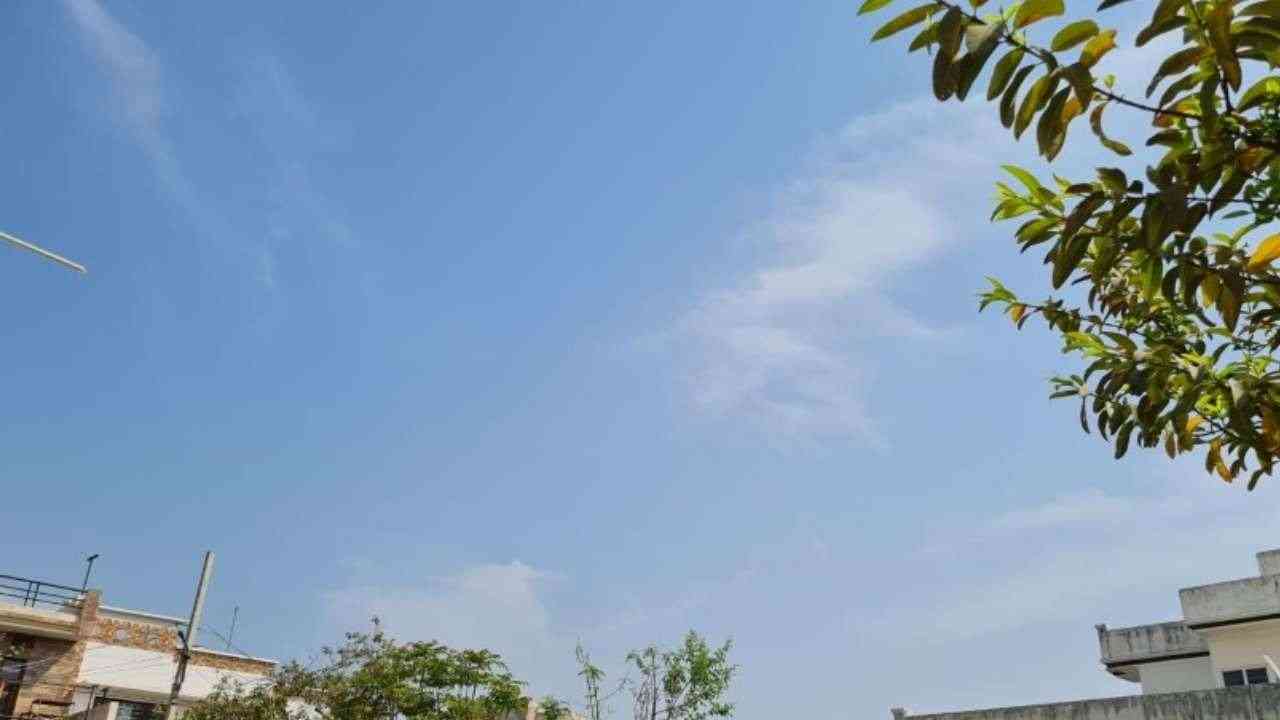 Punjab Weather: ਗਰਮੀ ਨੇ ਫੜਿਆ ਜ਼ੋਰ, ਦਿਨ ਵੇਲੇ ਤੇਜ਼ ਧੁੱਪ, ਆਮ ਨਾਲੋਂ 6 ਡਿਗਰੀ ਵਧਿਆ ਤਾਪਮਾਨ, ਕੀ ਪਏਗਾ ਮੀਂਹ!