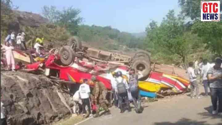 ਜੰਮੂ-ਕਸ਼ਮੀਰ 'ਚ ਵੱਡਾ ਹਾਦਸਾ: ਬੱਸ ਬੇਕਾਬੂ ਹੋ ਕੇ ਖੱਡ 'ਚ ਡਿੱਗੀ, 16 ਯਾਤਰੀਆਂ ਦੀ ਮੌਤ; ਕਈ ਗੰਭੀਰ ਜ਼ਖ਼ਮੀ, PM ਮੋਦੀ ਨੇ ਵੀ ਜਤਾਇਆ ਦੁੱਖ