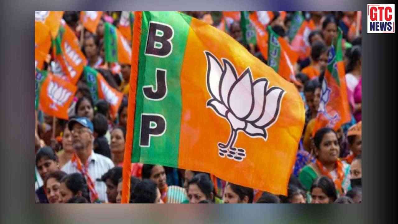 ਅਕਾਲੀ ਦਲ ਨੂੰ ਵੱਡਾ ਝਟਕਾ! ਸੀਨੀਅਰ ਆਗੂ ਨੇ ਆਪਣੇ ਸਾਥੀਆਂ ਸਣੇ BJP ਦਾ ਪੱਲਾ ਫੜਿਆ, ਸਿਆਸੀ ਹਲਚਲ ਤੇਜ਼