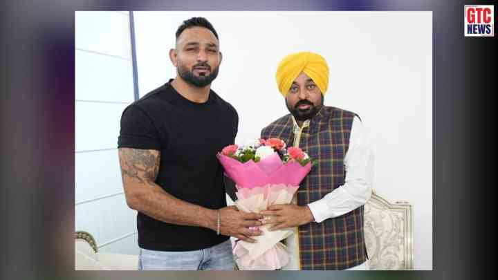 ਸਿਆਸੀ ਜਗਤ ਤੋਂ ਵੱਡੀ ਖਬਰ! 'ਆਪ' ਹੋਈ ਹੋਰ ਮਜ਼ਬੂਤ, ਇਸ ਮਸ਼ਹੂਰ ਕਬੱਡੀ ਖਿਡਾਰੀ ਨੇ ਫੜਿਆ ਪੱਲਾ, CM ਮਾਨ ਨਾਲ ਤਸਵੀਰਾਂ ਆਈਆਂ ਸਾਹਮਣੇ