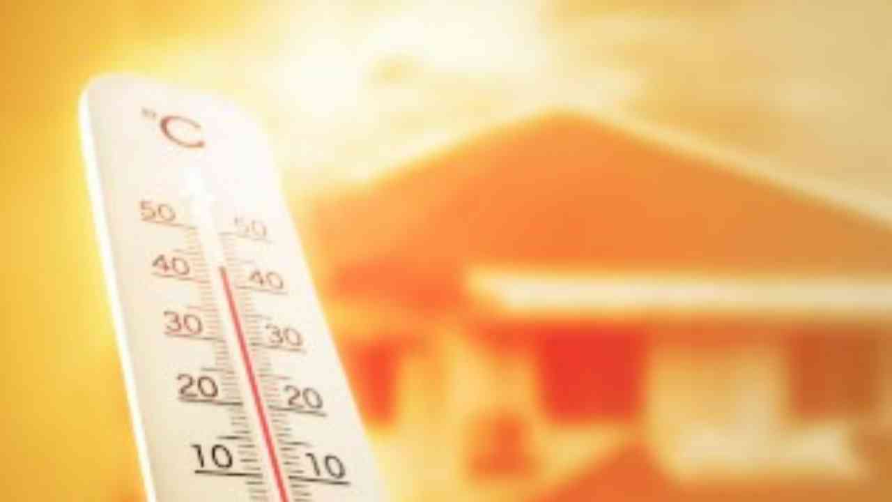 ਪੰਜਾਬ ‘ਚ ਭੱਖਦੀ ਗਰਮੀ ਤੇ ਲੂ ਕਰ ਰਹੀ ਪ੍ਰੇਸ਼ਾਨ, ਬਠਿੰਡਾ ਸਭ ਤੋਂ ਗਰਮ, 10 ਜ਼ਿਲ੍ਹਿਆਂ 'ਚ ਪਾਰਾ 40 ਤੋਂ ਪਾਰ; 26 ਨੂੰ ਮੀਂਹ ਦੇ ਆਸਾਰ