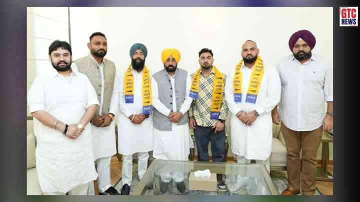 ਚੋਣਾਂ ਤੋਂ ਪਹਿਲਾਂ 'ਆਪ' ਦਾ ਵੱਡਾ ਧਮਾਕਾ: ਕਬੱਡੀ ਸਟਾਰ ਸੰਦੀਪ ਲੁਧੜ ਸਮੇਤ ਕਾਂਗਰਸ-ਅਕਾਲੀ ਦਲ ਦੇ ਕਈ ਪਰਿਵਾਰ ਪਾਰਟੀ 'ਚ ਸ਼ਾਮਲ