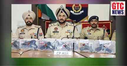 ਅੰਮ੍ਰਿਤਸਰ 'ਚ ਤਸਕਰੀ ਦਾ ਵੱਡਾ ਨੈੱਟਵਰਕ ਬੇਨਕਾਬ: 5 ਤਸਕਰ ਗ੍ਰਿਫ਼ਤਾਰ, 8 ਪਿਸਤੌਲ ਤੇ ਕਾਰਤੂਸ ਬਰਾਮਦ