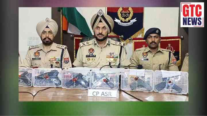 ਅੰਮ੍ਰਿਤਸਰ 'ਚ ਤਸਕਰੀ ਦਾ ਵੱਡਾ ਨੈੱਟਵਰਕ ਬੇਨਕਾਬ: 5 ਤਸਕਰ ਗ੍ਰਿਫ਼ਤਾਰ, 8 ਪਿਸਤੌਲ ਤੇ ਕਾਰਤੂਸ ਬਰਾਮਦ