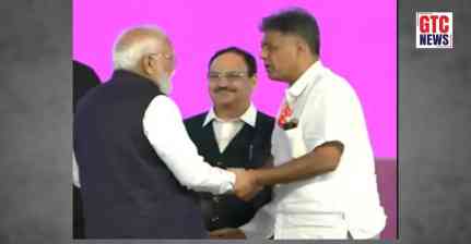 ਪੰਜਾਬ ਸਿਆਸਤ ‘ਚ ਹਲਚਲ; ਨਾਮੀ ਕਾਂਗਰਸੀ ਆਗੂ ਦੀ PM ਮੋਦੀ ਦੇ ਨਾਲ ਮੁਲਾਕਾਤ ਵਾਲੀ ਵੀਡੀਓ ਚਰਚਾ ‘ਚ, ਕੀ ਪਾਰਟੀ ਤੋਂ ਹੋਣਗੇ ਵੱਖ! MP ਨੇ ਪੋਸਟ ਪਾ …