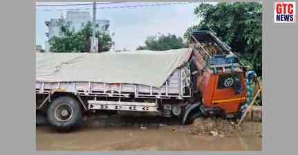 Haryana: Cement-laden truck sinks into road in Gurugram Sector 9 amid heavy rain, waterlogging