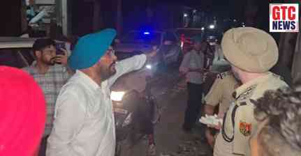 ਅੱਧੀ ਰਾਤ ਨੂੰ ਪੁਲਿਸ ਦੇ ਨਾਲ ਐਕਸ਼ਨ ਮੋੜ ‘ਚ ਨਜ਼ਰ ਆਏ MLA ਧਾਲੀਵਾਲ; ਦੁਕਾਨਦਾਰਾਂ ਤੇ ਸ਼ਹਿਰ ਵਾਸੀਆਂ ਨੂੰ ਮਿਲੇ; ਮੋਬਾਈਲ ਨੰਬਰ ਦੇ ਬੋਲੇ-‘ਰਾਤ 1 ਵਜੇ ਵੀ ਯਾਦ ਕਰੋਗੇ..'