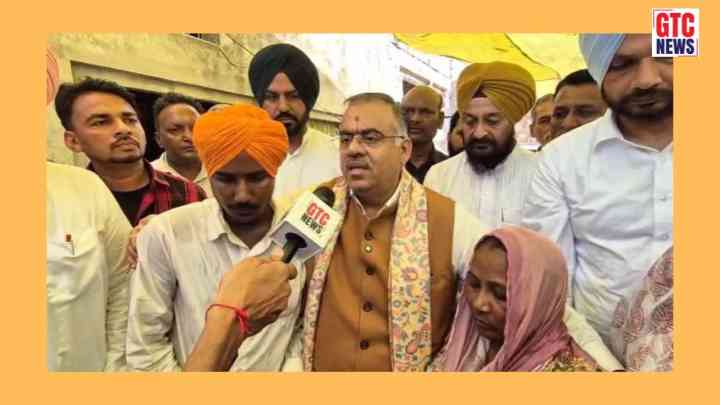 ਰਾਜ ਸਭਾ ਮੈਂਬਰ ਤਰੁਣ ਚੁੱਘ ਮਿਲੇ ਗੁਲਜ਼ਾਰ ਸਿੰਘ ਦੇ ਪਰਿਵਾਰ ਨਾਲ, ਦੁੱਖ ਕੀਤਾ ਸਾਂਝਾ, ਬੋਲੇ- 'ਇਨਸਾਫ਼ ਮਿਲਣ ਤੱਕ ਪਰਿਵਾਰ ਦੇ ਨਾਲ ਖੜ੍ਹੇ ਹਾਂ'