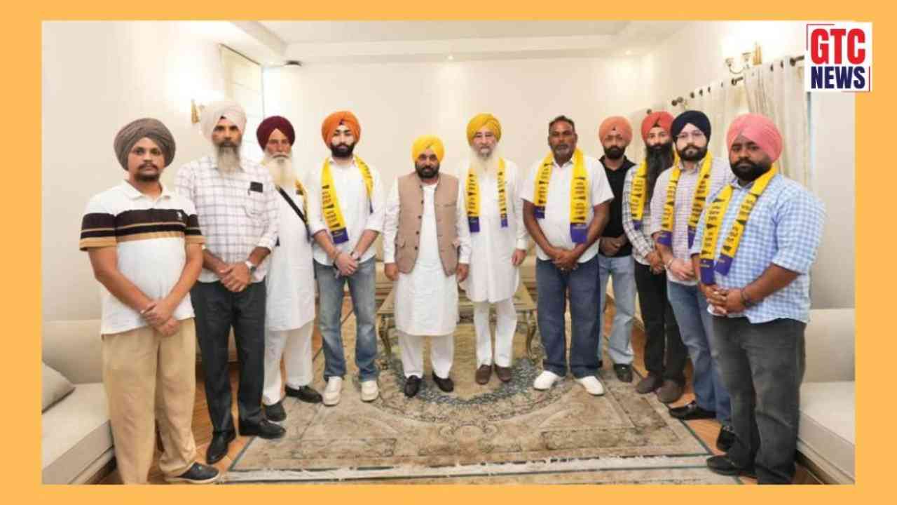 ਚੋਣਾਂ ਤੋਂ ਪਹਿਲਾਂ ਸਿਆਸੀ ਭੂਚਾਲ! ਅਕਾਲੀ ਦਲ ਨੂੰ ਝਟਕਾ…AAP ਦਾ ਵਧਿਆ ਕੁਨਬਾ, ਸਾਬਕਾ ਵਿਧਾਇਕ ਆਪਣੇ ਸਾਥੀਆਂ ਸਣੇ ‘ਆਪ’ ‘ਚ ਹੋਏ ਸ਼ਾਮਿਲ