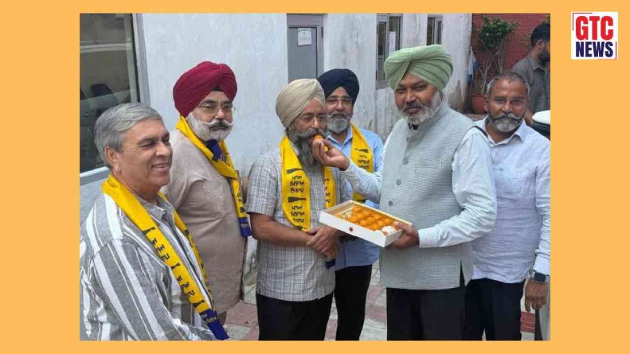 AAP ਹੋਈ ਹੋਰ ਮਜ਼ਬੂਤ! ਕੈਬਨਿਟ ਮੰਤਰੀ ਹਰਪਾਲ ਚੀਮਾ ਦੀ ਮੌਜੂਦਗੀ 'ਚ ਕਈ ਪ੍ਰਮੁੱਖ ਸ਼ਖ਼ਸੀਅਤਾਂ 'ਆਪ' ‘ਚ ਸ਼ਾਮਲ