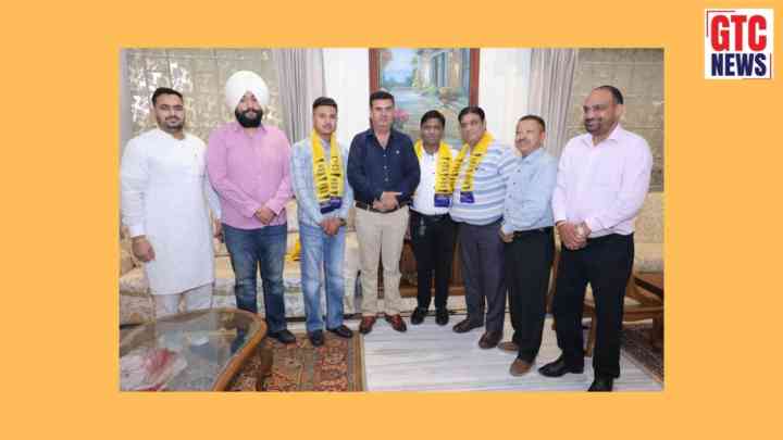ਜਲੰਧਰ 'ਚ ਕਾਂਗਰਸ ਨੂੰ ਵੱਡਾ ਝਟਕਾ: ਸਾਬਕਾ ਕੌਂਸਲਰ ਦਾ ਭਰਾ ਤੇ ਭਤੀਜਾ 'ਆਪ' 'ਚ ਸ਼ਾਮਲ